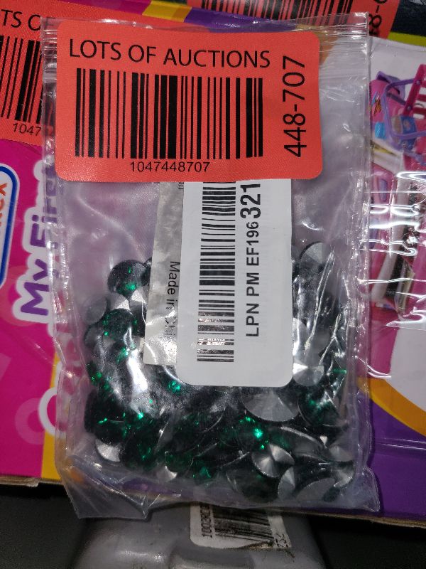 Photo 1 of 150Pcs Mix Round Glass Rhinestones Emerald Green Point Back Crystal Gems Satellite Faceted Rhinestones 7 Sizes Jewels Embelishments with Silver Plated Back for Crafts, Jewelry Making, Clothes, Shoes
