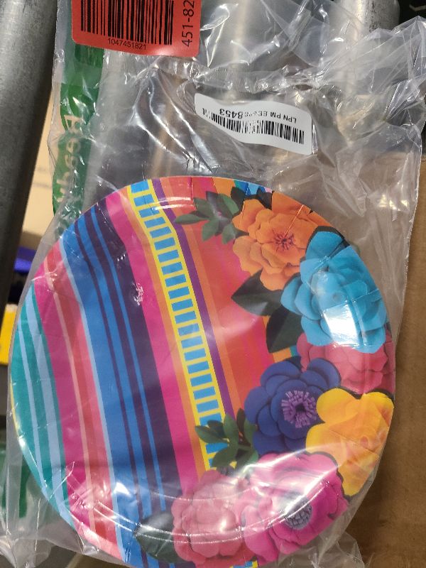 Photo 1 of 50Pcs Mexican Fiesta Paper Plates 7" Stripes Mexico Party Disposable Mexican Floral Platos Tableware for Mayo Fiestas Dessert Pinata Mexico Taco Colorful Ponchos Party Decoration Supplies