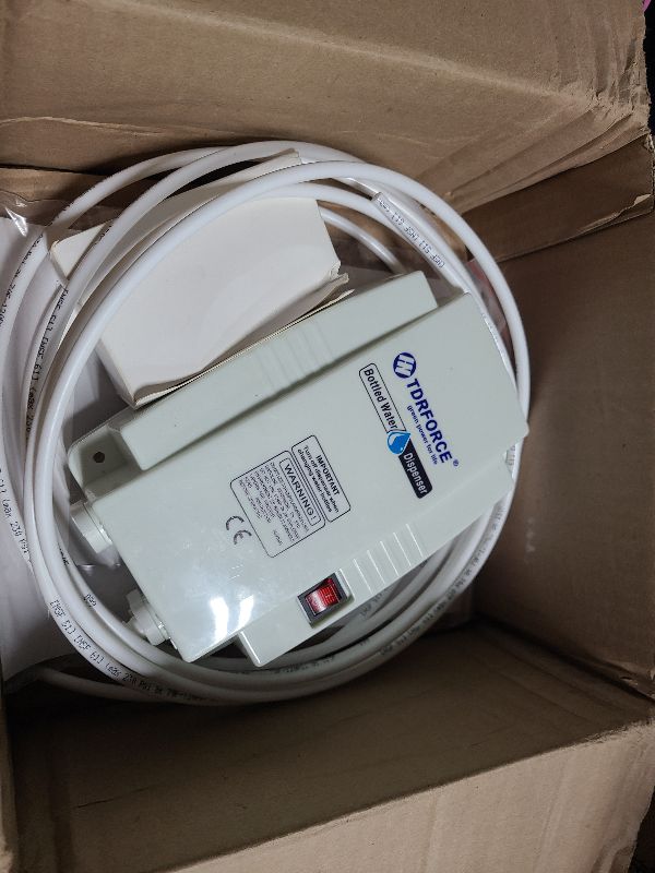 Photo 2 of LIYUAN 5 Gallon Auto Bottled Water Pump System 5Gallon Water Jug Pump Portable Water Dispenser Five Gallon Drinking Water Pump System for Refrigerator Ice Maker Coffee Fridge Water Pump