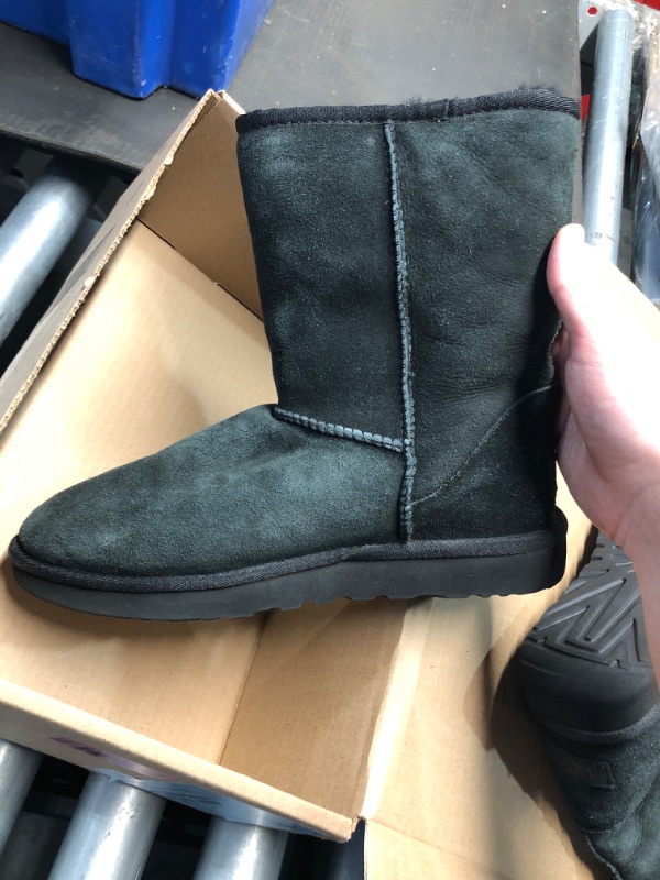 Photo 1 of (WORN) UGG Women's Classic Short Ii Boot, Black, 09