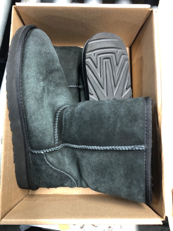 Photo 1 of (WORN) UGG Women's Classic Short Ii Boot, Black, 09