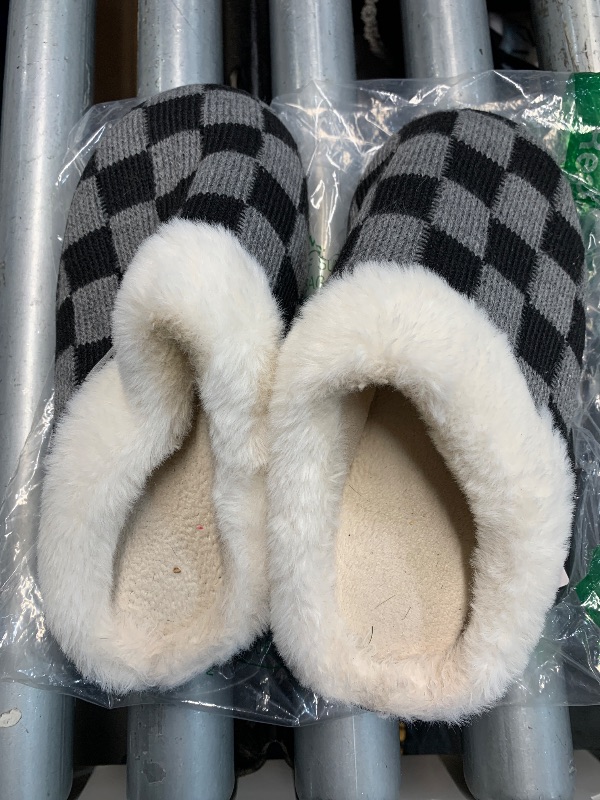 Photo 1 of (used) UBFEN Womens Slippers Classic Plaid Winter Warm with Memory Foam Fluffy House Shoes Platform Indoor Bedroom Black Gray Size 5-6
