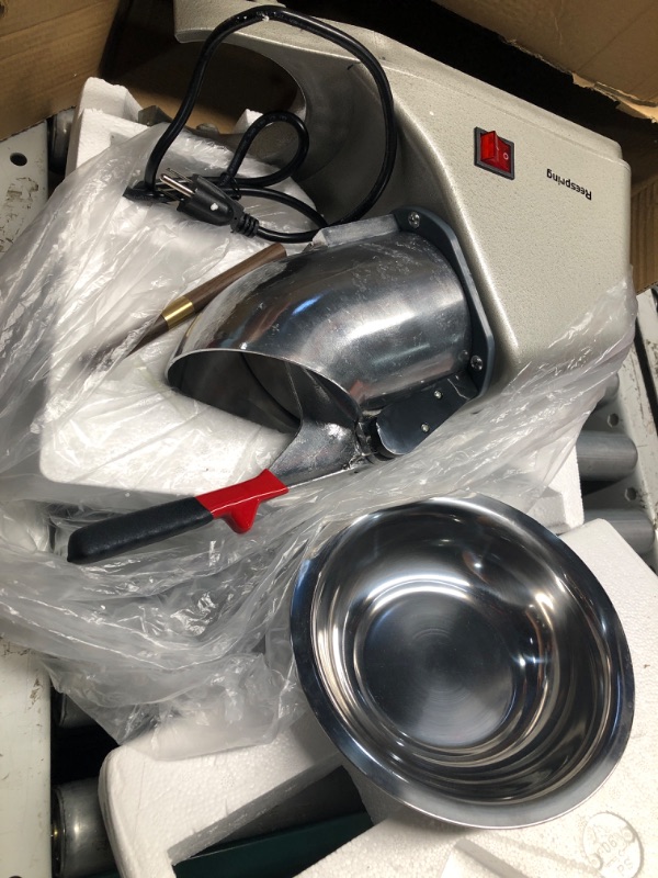 Photo 1 of ***FOR PARTS***Reespring Shaved Ice Machine Snow Cone Machine Ice Crusher with Stainless Steel Blade Kitchen Electric for Shaved Ice and Snow Cone (300W 2000r/min) Also Comes with a Free Ice Pick and Ice Cube Tray