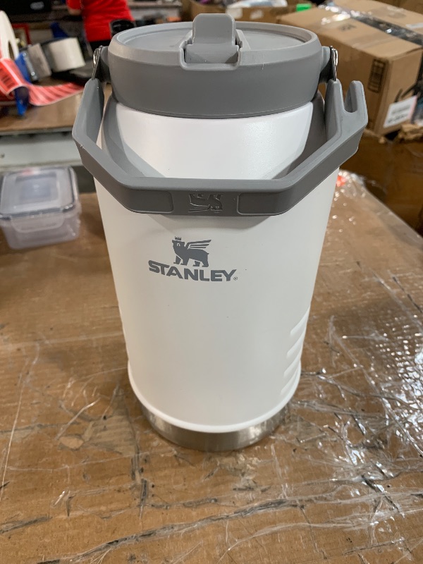 Photo 1 of (MIISSING STAW) (WARE) Stanley IceFlow Flip Straw Jug with Handle 40 oz| Twist On Lid and Flip Up Straw | Leak Resistant for Travel and Sports | Insulated Stainless Steel | BPA-Free | Polar