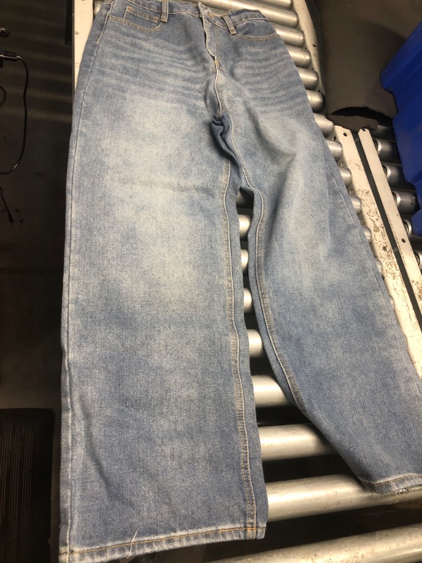 Photo 1 of (BAGGED) (32) Men's Elastic Waist Baggy Wide Leg Denim Pants Fashion Wash Straight Jeans with Pockets SIZE 32 LIGHT BLUE