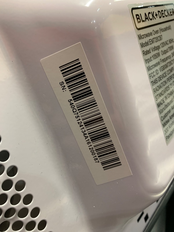 Photo 1 of (used)(see images) BLACK+DECKER 0.7-cu ft Small (Less than 1.5-cu ft) 700 -Watt Countertop Microwave ( Stainless Steel )