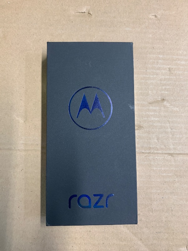 Photo 1 of *** PARTS ONLY, SCREEN BROKEN ****  razr | 2024 | Unlocked | Made for US 8/256GB | 50MP Camera | Spritz Orange