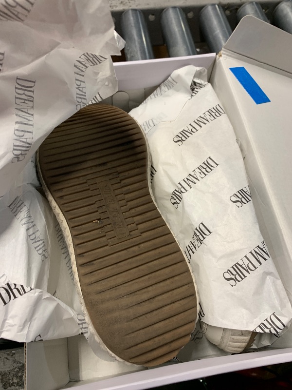 Photo 1 of ***HEAVILY USED****Minor damaged***
DREAM PAIRS Women Platform Chunky Lightweight Comfortable Casual Faux Leather Lace-Up Dee Walking Fashion Sneakers,Size 8.5,White/Black,SDFN2413W