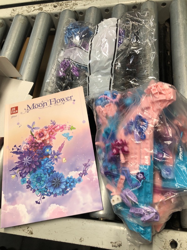 Photo 1 of **PARTS ONLY, PARTIALLY ASSEMBLED** Flower Building Set Botanical Collection Set 934 PCS Crescent-Shaped Flower Botanical Bonsai Building Set Artificial Flowers for Home Decor - Gift for Birthday, Mother's Day Pink