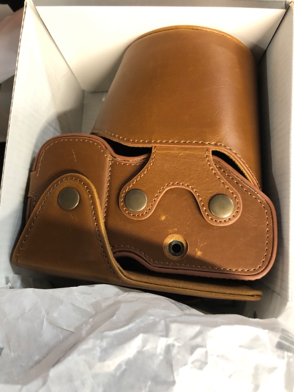 Photo 1 of (see all images) MegaGear Panasonic Lumix DC-FZ80, FZ82 Ever Ready Leather Camera Case 