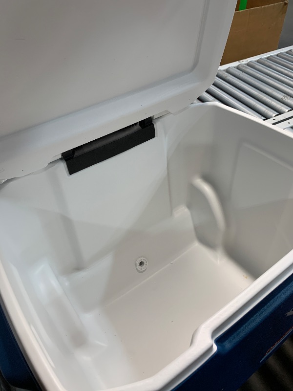 Photo 1 of (missing wheel)(see images) Coleman Xtreme 50qt Rolling Cooler with Wheels, Extra-Walled Insulation Keeps Ice up to 5 Days, Portable Wheeled Hard Chiller