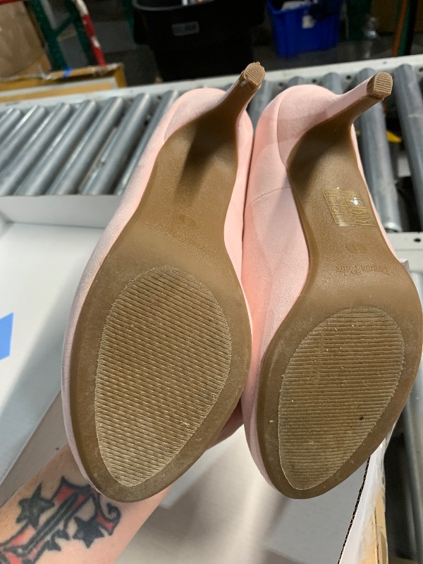 Photo 1 of ***(HEAVILY USED/ MINOR DAMAGE)***DREAM PAIRS Tiffany Women's New Classic Elegant Versatile Low Stiletto Heel Dress Platform Pumps Shoes,Size 8,Pink/Suede,TIFFANNY
