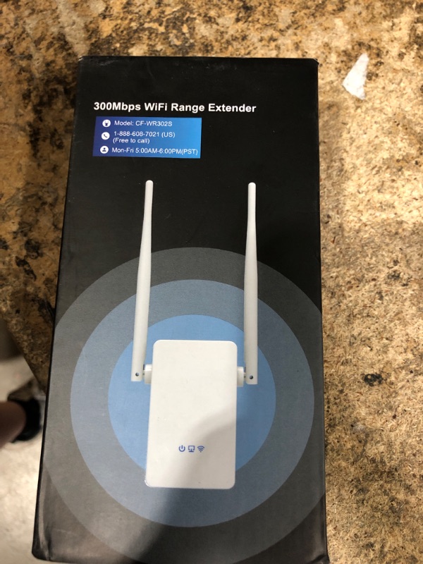 Photo 1 of ***** WHITE NOT BLACK **** 300 mbps wifi range extender white model cf-wr302s