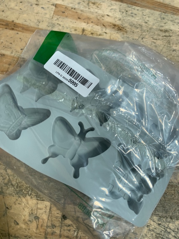Photo 1 of 2 Pack Butterfly Silicone Molds 3D Butterfly Themed Baking Mould Tray DIY Baking Tool for Chocolate Cake Dessert Candy Mousse Pastry Handmade Soap Cupcake Topper