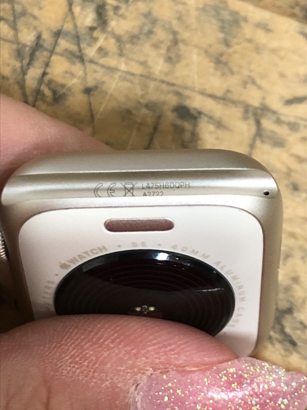 Photo 1 of **PACKAGING AND CHARGER NOT INCLUDED** Apple watch/SE/ 40 MM ALUMINUM CASE/ 10N-X GLASS/ GPS/ WR-50 METERS
