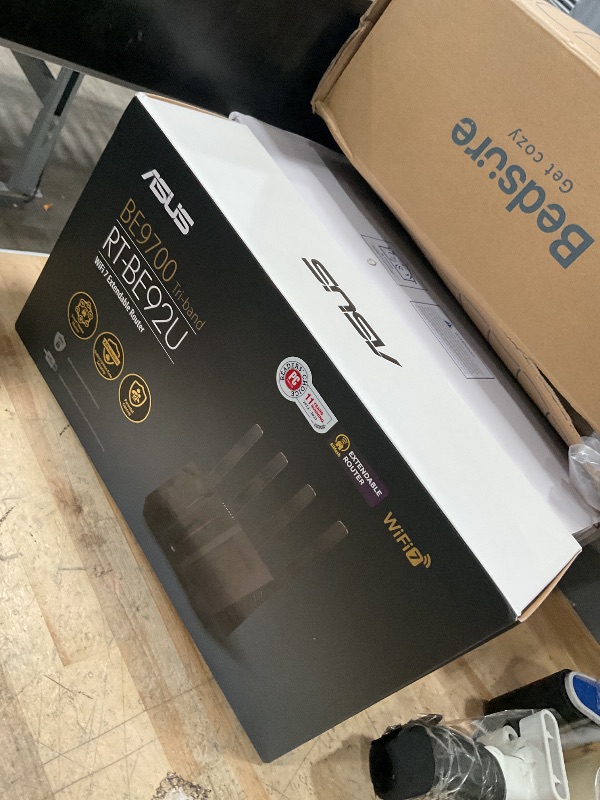 Photo 1 of *UNABLE TO TESTED* ASUS RT-BE92U BE9700 Tri-Band WiFi 7 Router, Supports New 320MHz Bandwidth & 4096-QAM, MLO, AI WAN Detection, AiMesh Support, Subscription-Free Network Security & Comprehensive VPN Features