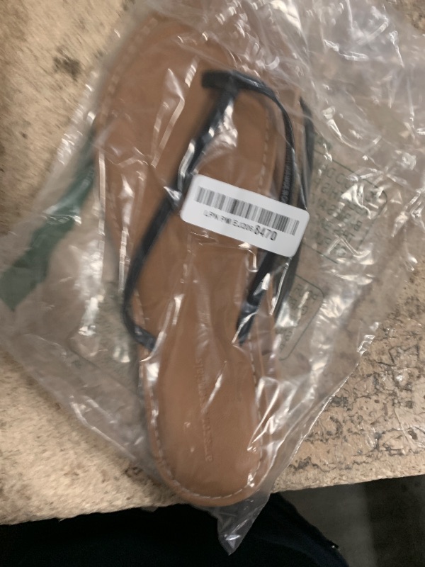 Photo 1 of Amazon Essentials Women's Thong Sandal, Black, 10