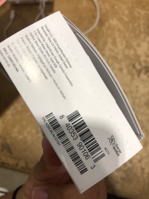 Photo 1 of *UNABLE TO FULLY TEST* Fitbit Charge 6 Fitness Tracker with Google apps, Heart Rate on Exercise Equipment, 6-Months Premium Membership Included, GPS, Health Tools and More, Obsidian/Black, One Size (S & L Bands Included)