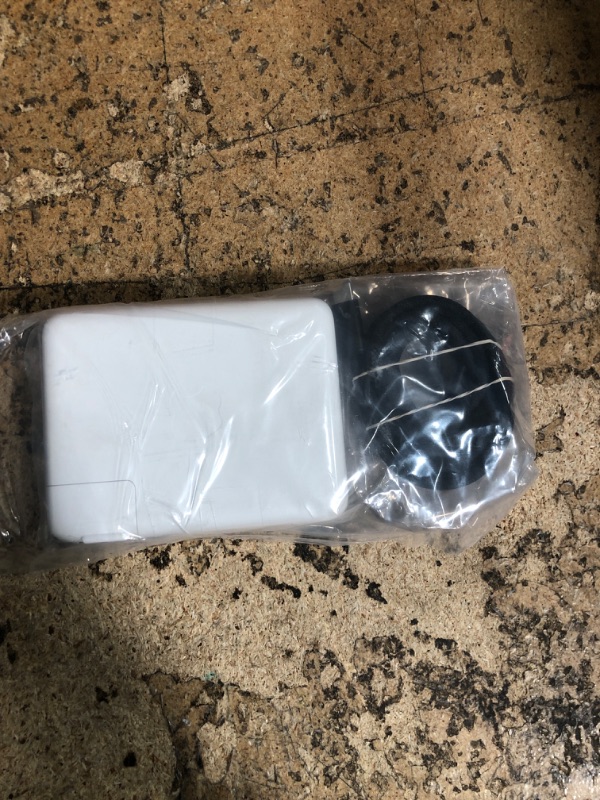 Photo 1 of ***PARTS ONLY LOCKED***Apple 2024 MacBook Pro Laptop with M4 Pro, 14?core CPU, 20?core GPU: Built for Apple Intelligence, 16.2-inch Liquid Retina XDR Display, 24GB Unified Memory, 512GB SSD Storage; Space Black