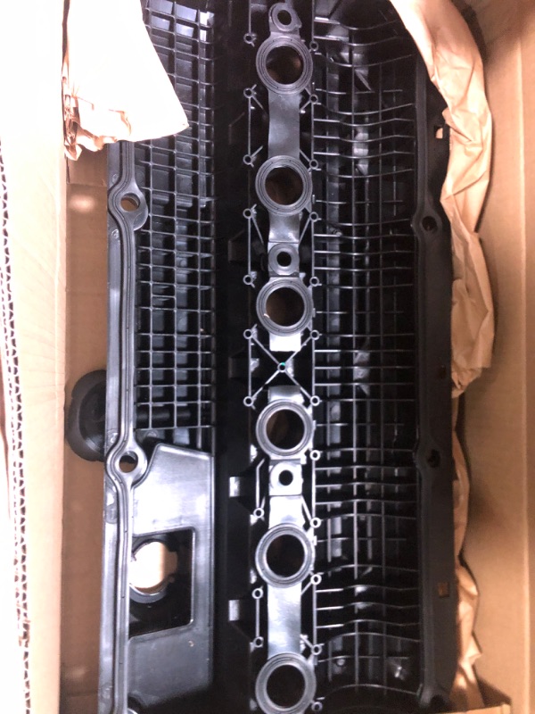 Photo 1 of MITZONE Engine Valve Cover with Bolts Compatible with 09/2002-2006 BMW X5 X3 530i 525i 325i 325ci 325xi 330i 330xi 330Ci z4 Replace 11127512839