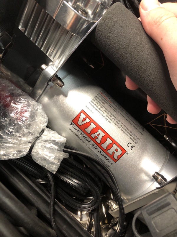 Photo 1 of (PARTS) (NOT A COMPLETE SET) VIAIR 88P - 00088 Tire Inflator Portable On/Offroad Air Compressor for Car, Truck, SUV & RV | 12V Heavy Duty Pump 120 PSI, Alligator Clip, Twist Chuck
