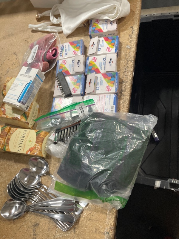 Photo 1 of - NOT REFUNDable**sold as is**MISCELLANEOUS BUNDLE OF ASSORTED GOODS