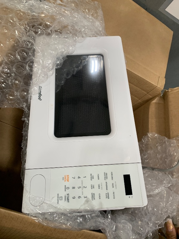 Photo 1 of ***PARTS ONLY***

COMFEE CMO-C20M1WH Retro Microwave with 11 power levels, Fast Multi-stage Cooking, Turntable Reset Function Kitchen Timer, Speedy Cooking? Weight/Time Defrost, Memory function, Children Lock, 700W