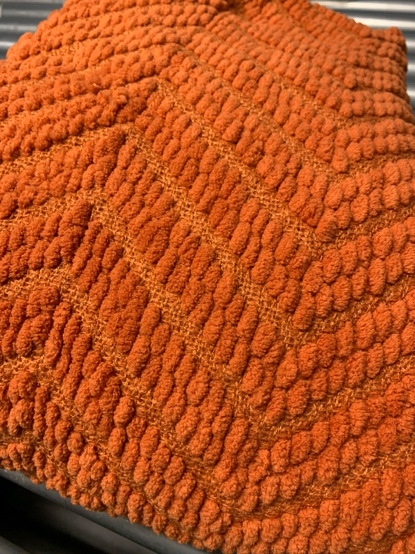 Photo 1 of (used)(please see all images) Bedsure Throw Blankets for Couch - Textured Chunky Knit Woven Chenille Blanket - Super Soft, Warm Decorative Boho Throw 