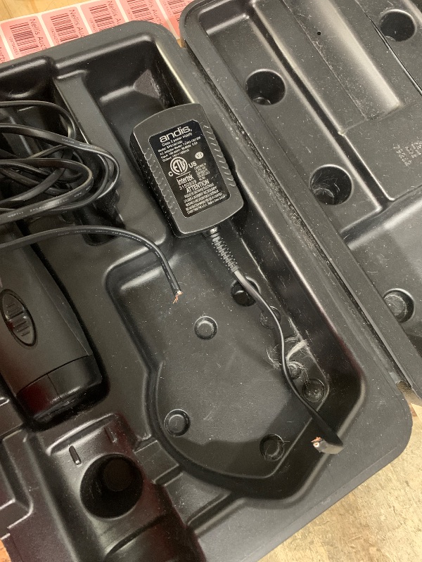 Photo 1 of *****ONLY FOR PARTS*****Andis 79170 Pulse Zr II 5-Speed Detachable Blade Clipper, Cordless Animal/Dog Grooming, Removable Lithium Ion Battery, LED Charge Light, Black