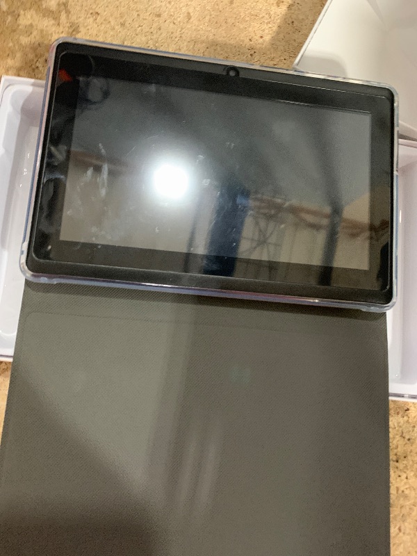 Photo 1 of ***PIN LOCKED**** PEICHENG Android 12 Tablet 7", 4GB RAM 32GB ROM Tablets, Quad-Core 1.5GHz Processor, Dual Camera,1024 x 600 IPS Display Screen,512GB Expand, Tablet with Case, Black (Tablet with Case)