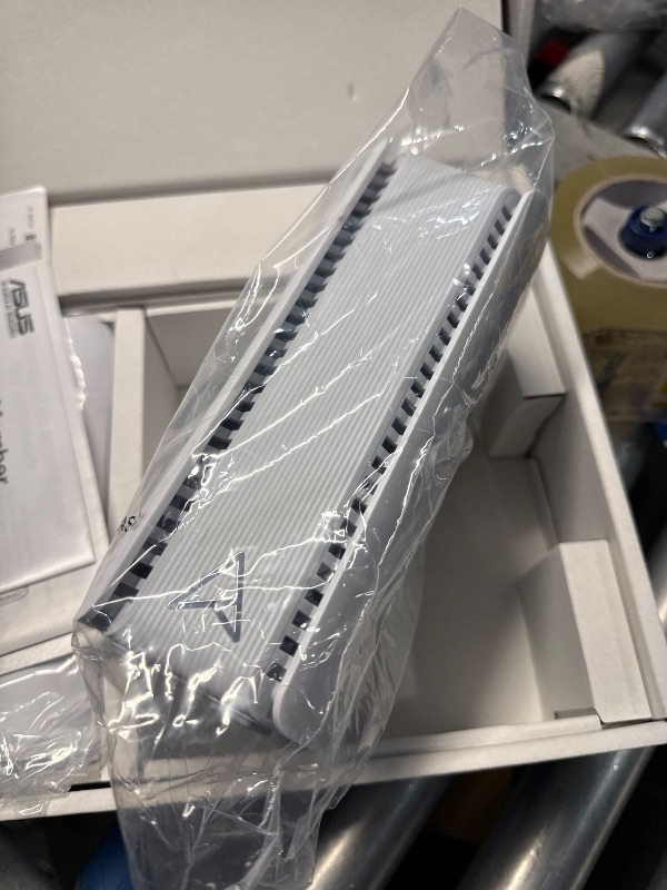 Photo 1 of (used)(see all images) ASUS ZenWiFi BT10 Tri-Band WiFi 7 Mesh, 18 Gbps, 6000 sq.ft 