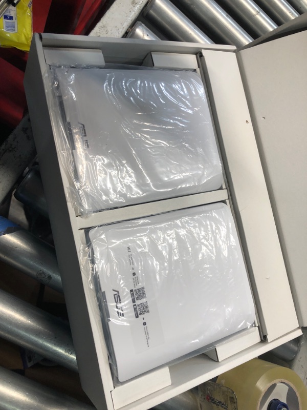 Photo 1 of (used)(see all images) ASUS ZenWiFi BT10 Tri-Band WiFi 7 Mesh, 18 Gbps, 6000 sq.ft 