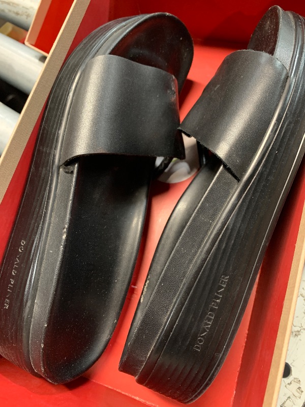 Photo 1 of (used)(see images) Donald Pliner Women's Fifi Flat Sandal, Black-Leather, 7.5