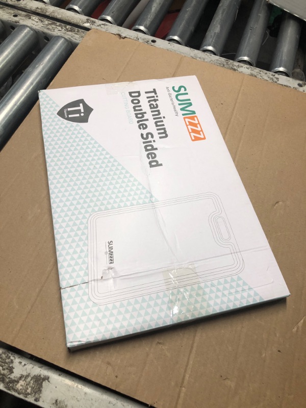 Photo 1 of (USED/FAIR) (SINGLE) Titanium Cutting Board for Kitchen, Cutting Board Double Sided Food Grade, Pure Titanium and Wheat Straw PP, Easy to Clean Large Size 16”×11”