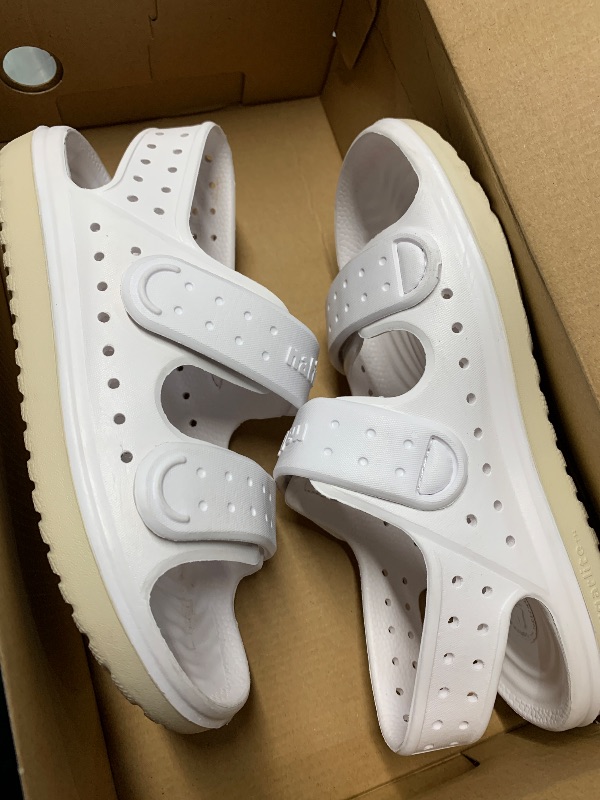Photo 1 of (unknown size)(see images) Native Shoes Chase (Little Big Kid) Sneaker, Shell White/Bone White