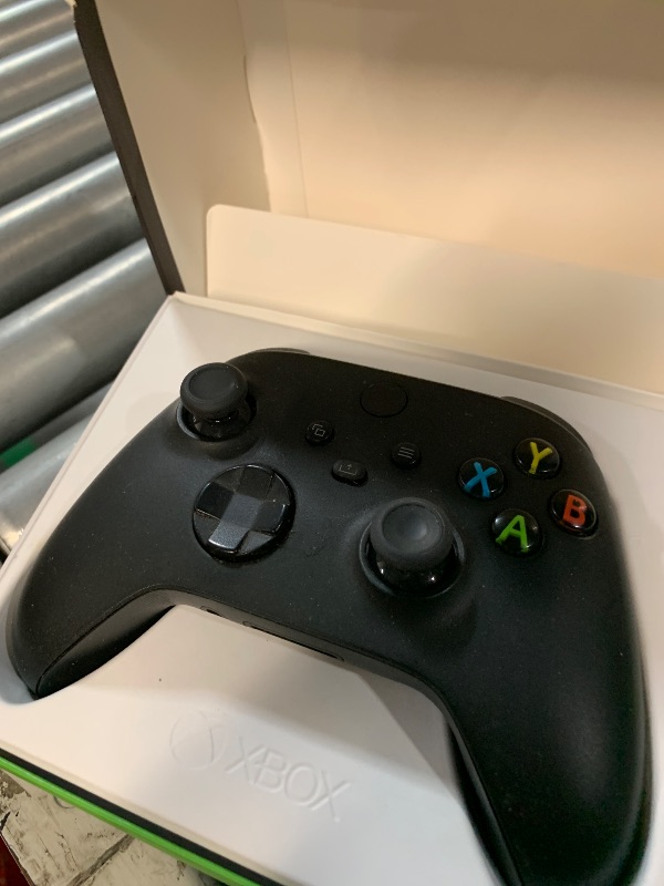 Photo 1 of (MISSING BATTERY) Xbox Wireless Gaming Controller (2025) – Carbon Black – Play on Xbox, Windows, Android, iOS, FireTV Sticks, Smart TVs, VR Headsets