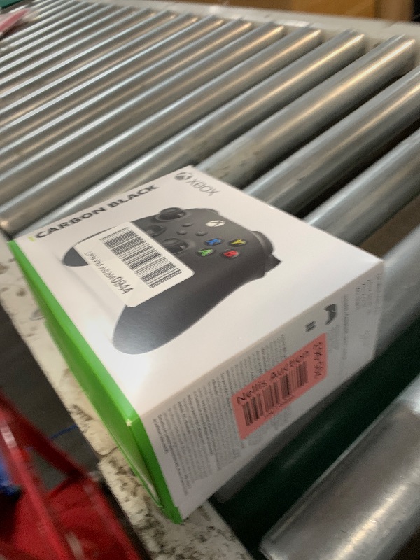 Photo 1 of (MISSING BATTERY) Xbox Wireless Gaming Controller (2025) – Carbon Black – Play on Xbox, Windows, Android, iOS, FireTV Sticks, Smart TVs, VR Headsets