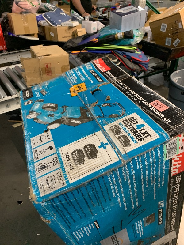 Photo 1 of ***MISSING TWO OF THE BATTERIES**************
Makita XML11CT1 36V (18V X2) LXT® 21" Self-Propelled Lawn Mower Kit with 4 Batteries (5.0Ah)