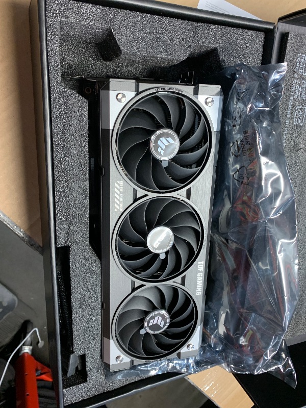 Photo 1 of  ASUS TUF gaming 5060 16GB GDDR7 OC Edition Gaming Graphics Card (PCIe® 5.0, HDMI®/DP 2.1, 3.125-slot, Military-Grade Components, Protective PCB Coating, axial-tech Fans)