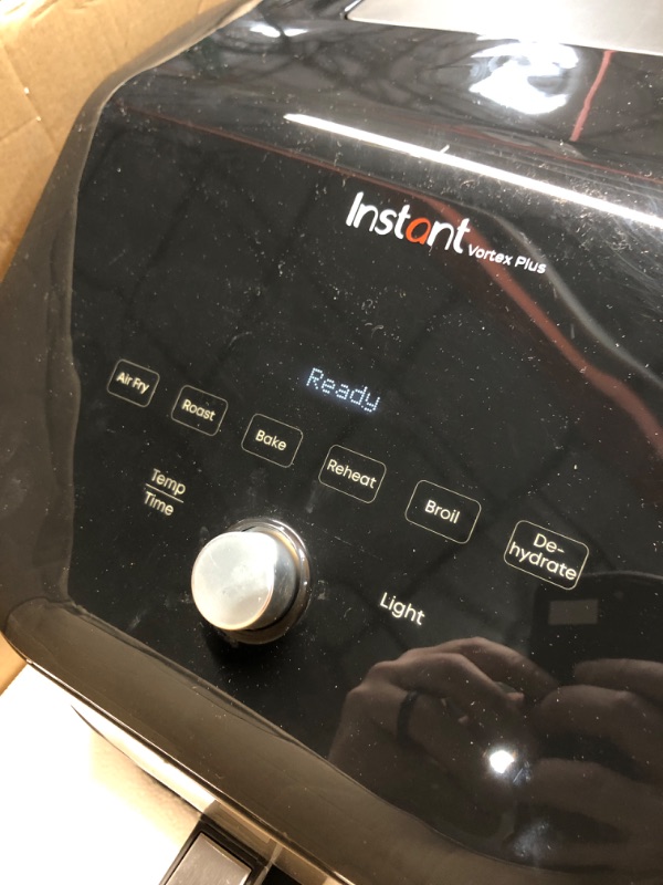 Photo 1 of (POWER TESTED) (USED/FAIR) Instant Pot Vortex Plus 6QT Air Fryer with Odor Erase Technology,6-in-1 Functions that Crisps,Roasts, Broils,Dehydrates, Bakes & Reheats, 100+In-App Recipes, from the Makers of Instant Pot,1700W,Black