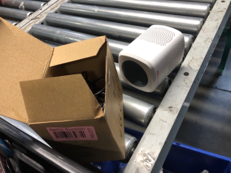 Photo 1 of ***(MISSING PARTS/ UANBLE TO TEST ITEM)***Barking Dog Motion Sensor-Pir Human Body Dog Barking Alarm Realistic Wireless Loud 1000Ft Door Chimes Home Security 1 Receiver 1 Motion Dectector Driveway Alarm Kit…