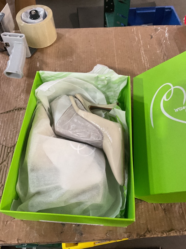 Photo 1 of ***HEAVILY USED***

Sam Edelman Women's Bianka Sling Pump Modern Ivory White 6 Medium