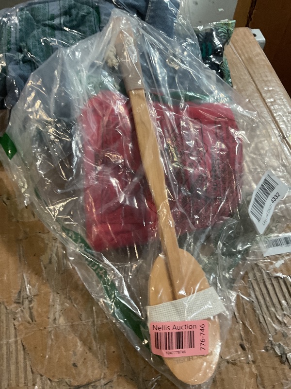 Photo 1 of (USED/FAIR) (BAGGED) Dry Brushing Body Brush, POPCHOSE Body Scrubber for Men Women, Back Scrubber for Shower, Natural Bristle Exfoliator Scrubber for Body Cellulite and Lymphatic, Long Handle, Detachable, Dual Brush Heads