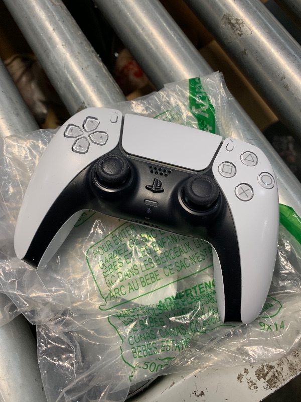 Photo 1 of (see all images) Playstation 5 DualSense Wireless Controller - White (Renewed)