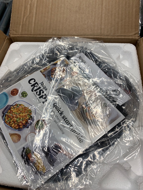 Photo 1 of ****FOR PARTS ONLY ****DOESN'T WORK***
Ninja Crispi 4-in-1 Portable Glass Air Fryer Cooking System, 4QT & 6Cup Glass Containers with Storage Lids, Easy Meals, Microwave, Freezer & Dishwasher Safe, Air Fry, Bake, & More, Periwinkle, FN101PL
