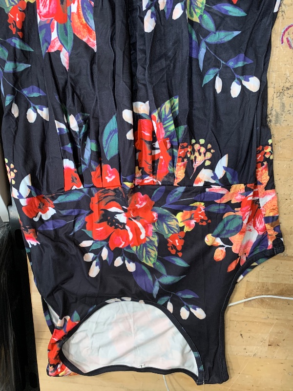 Photo 1 of  FLORAL PATTERN BLACK DRESS SIZE LARGE 