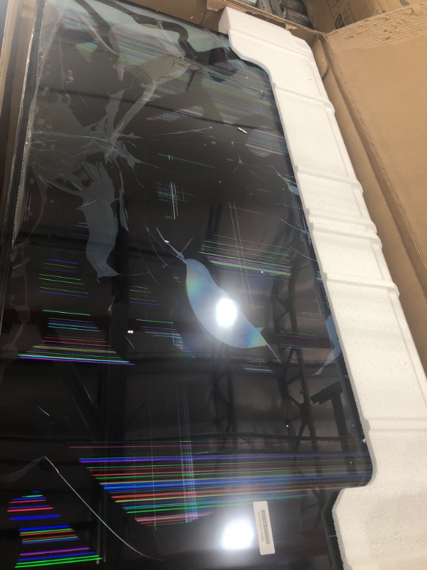 Photo 1 of **BROKEN TV***non refundable****
Samsung 43-Inch Class QLED Q7F Series Samsung Vision AI Smart TV (2025 Model, 43Q7F) Quantum HDR, Object Tracking Sound Lite, Q4 AI Gen1 Processor, 4K upscaling, Gaming Hub, Alexa Built-in