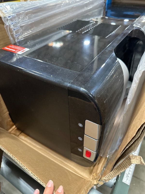 Photo 1 of ***********************cold side doesn’t not work and the light just keeps flashing****************
Brio Bottom Loading Water Cooler Dispenser for 5 Gallon Bottles - 3 Temperatures with Hot, Room & Cold Spouts, Child Safety Lock, LED Display with Empty Bo