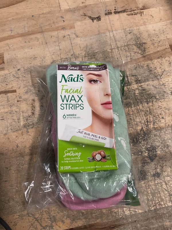 Photo 1 of  Giloner Foot Moisturizing Socks 2Pairs,One Size Silicone Socks for Women,Gel Socks for Foot Care,Silicone Socks for Repairing and Softening Dry Cracked Feet Women.