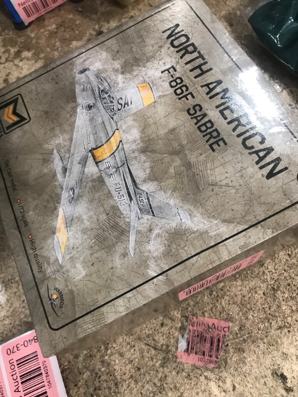 Photo 1 of 1:72 Scale North American F-86F Sabre - Militaria Diecast by Motorcity Classics